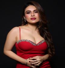Neha Maliks Sizzling Valentine Day Style in Red Sleeveless Dress
