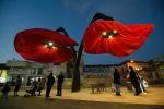 These Streetlights in Jerusalem Bloom Like Giant Flowers